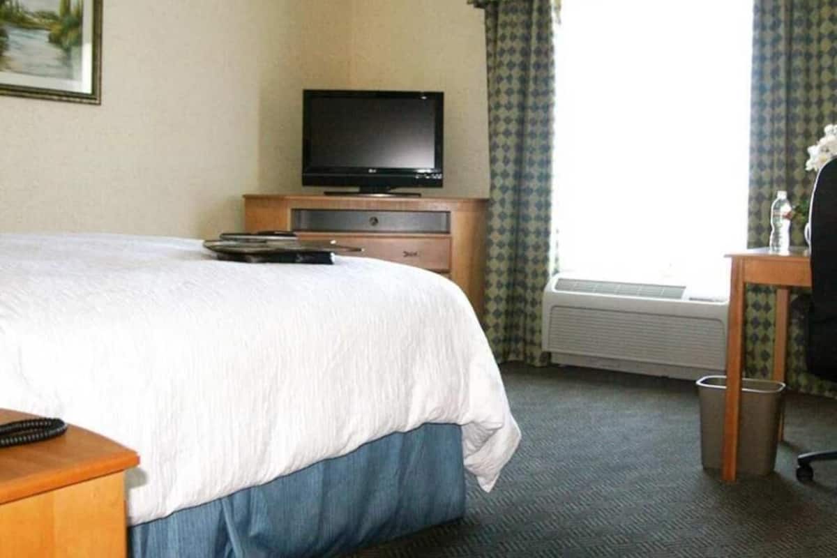 In-room safe, desk, iron/ironing board, free rollaway beds