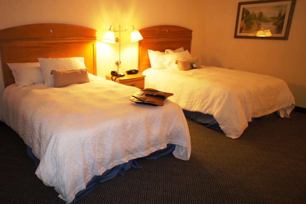 Room, 2 Queen Beds, Accessible, Non Smoking