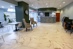 Lobby - Quality Inn & Suites Lehigh Acres Fort Myers (Lehigh Acres)
