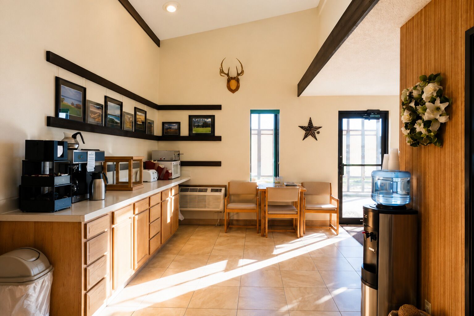 Breakfast area