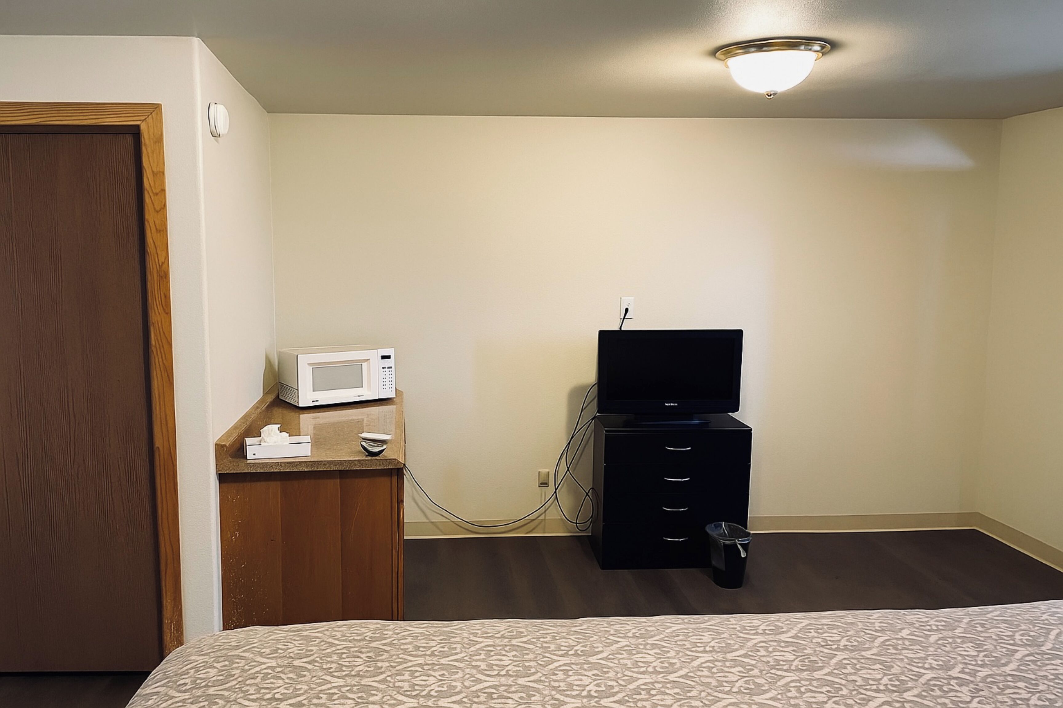 Apartment, Non Smoking (Double Queen Bed) | In-room safe, iron/ironing board, free WiFi, bed sheets