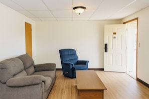 Apartment, 2 Schlafzimmer | Zimmersafe, Bügeleisen/Bügelbrett, kostenloses WLAN, Bettwäsche