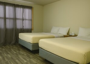Room (3 Queen Beds) - Homestead Inn Wolf Point Hwy 2 (Wolf Point)