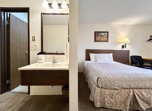 In-room safe, iron/ironing board, free WiFi, bed sheets - Homestead Inn Wolf Point Hwy 2 (Wolf Point)