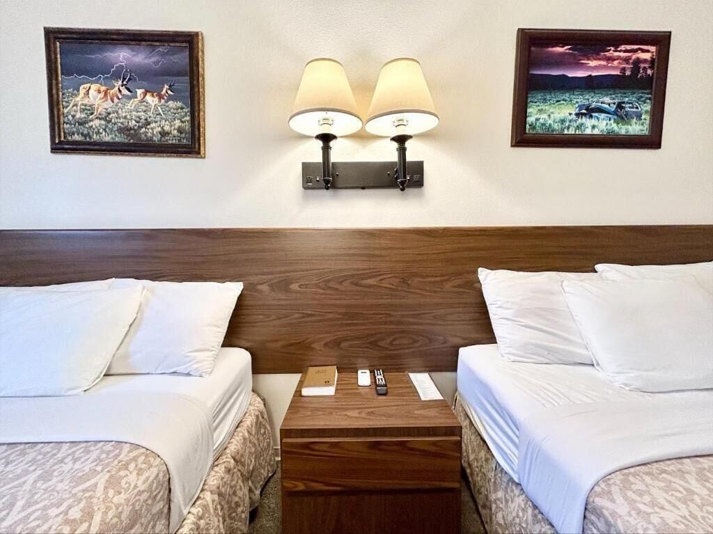 Habitación, 2 camas de matrimonio, no fumadores | Caja fuerte, tabla de planchar con plancha, wifi gratis y ropa de cama