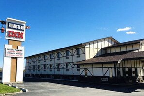 Exterior - Homestead Inn Wolf Point Hwy 2 (Wolf Point)