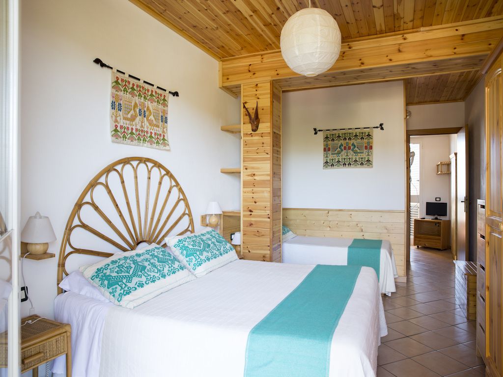 minibar, in-room safe, individually decorated, individually furnished