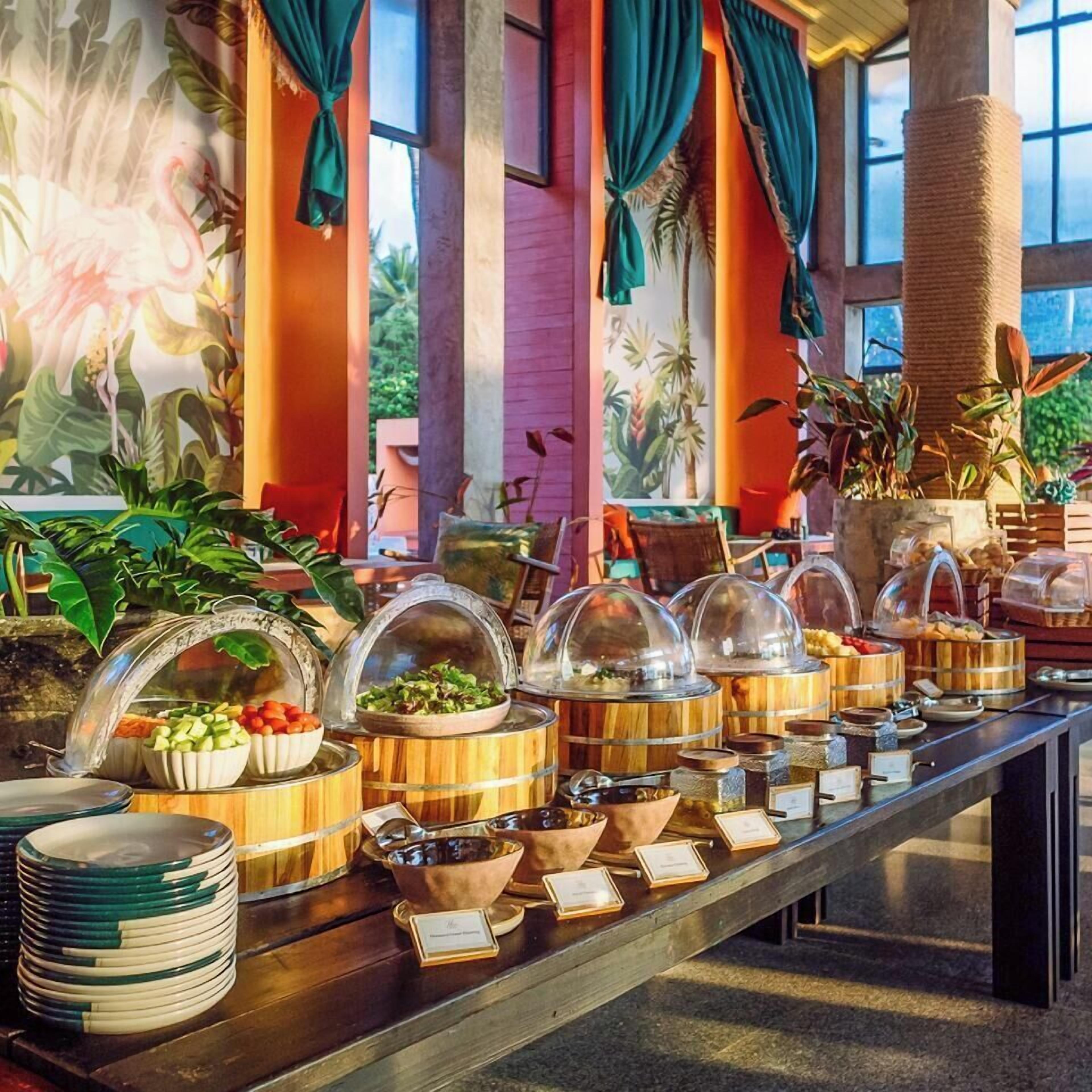 Desayuno buffet diario (THB 750 por persona)