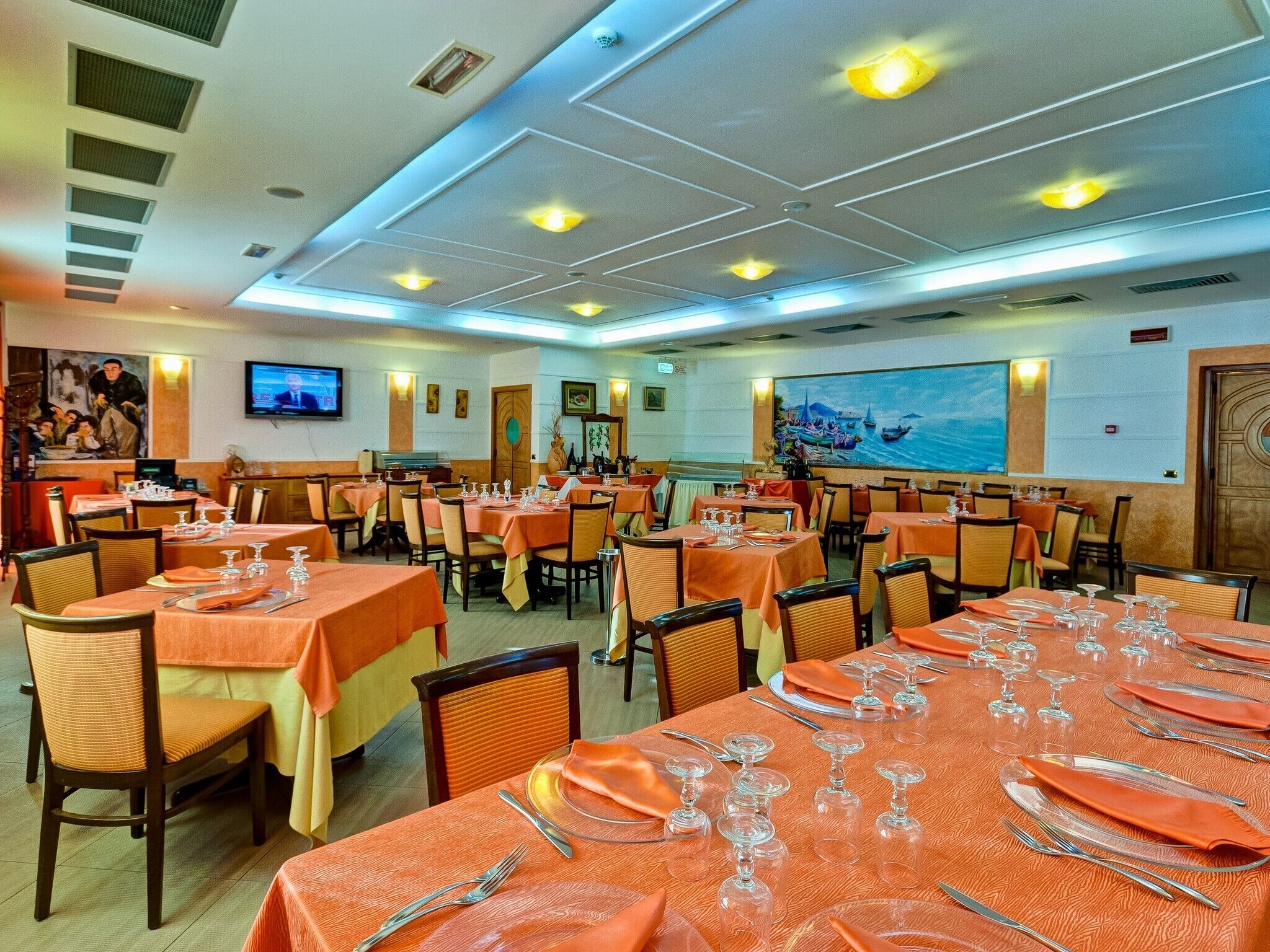 Lunch and dinner served, seafood