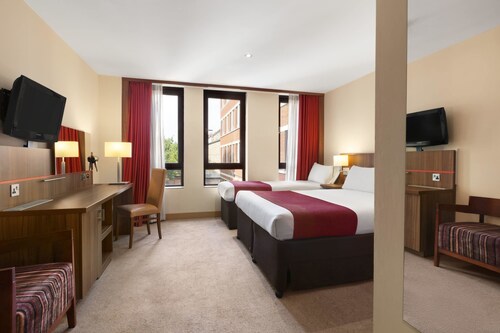 Ramada by Wyndham Hounslow - Heathrow East