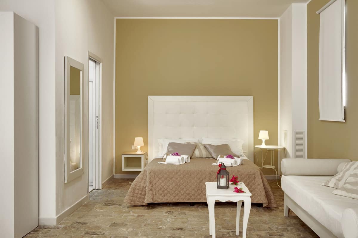 Superior kamer, 1 twee- of 2 eenpersoonsbedden | Een minibar, een kluis op de kamer, individueel gedecoreerd
