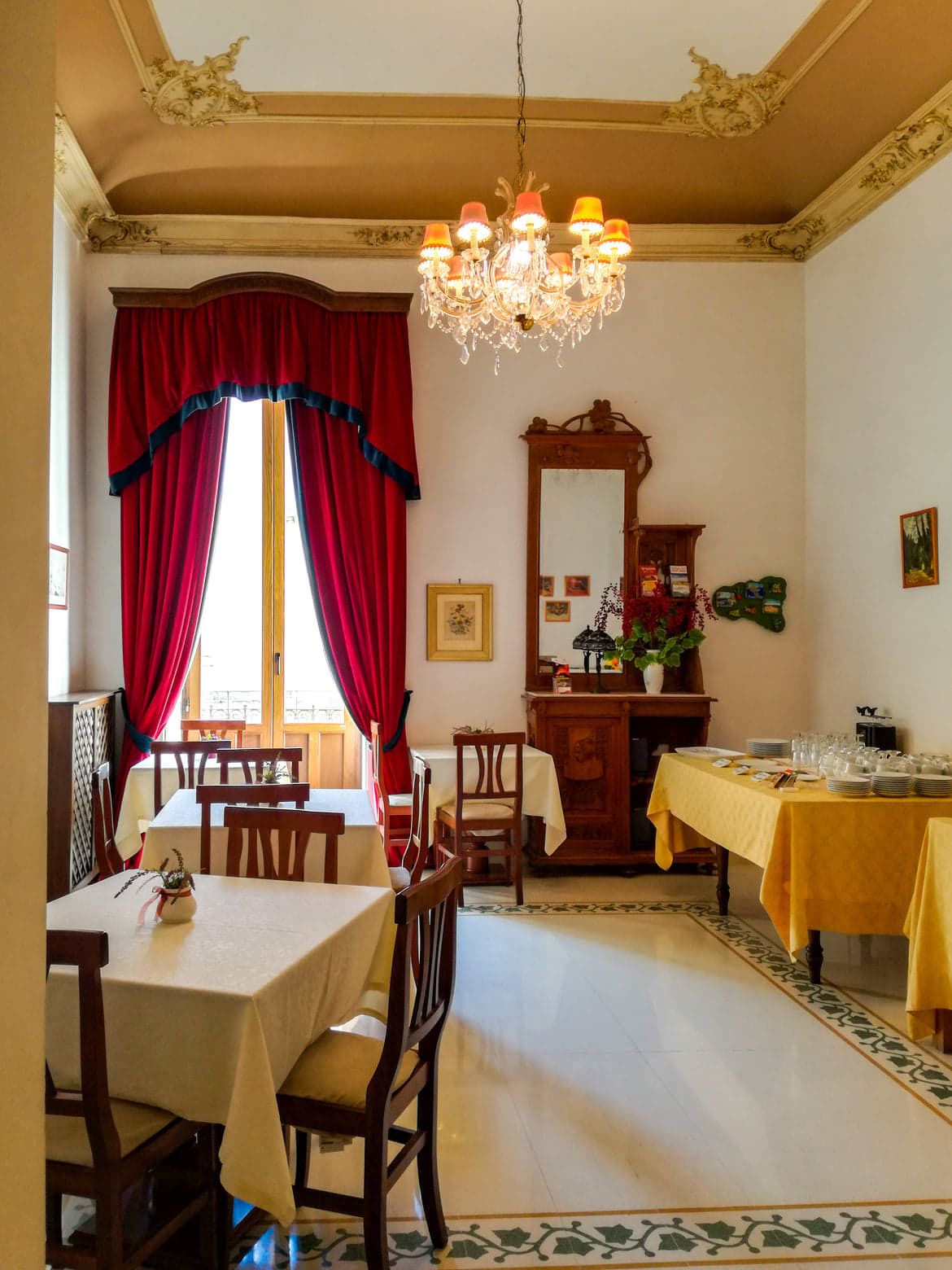 daily continental breakfast (eur 5 per person)