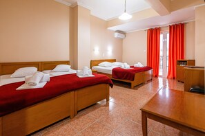 Family Room | Blackout drapes, iron/ironing board, free WiFi, bed sheets - Faros 2 Hotel (Piraeus)