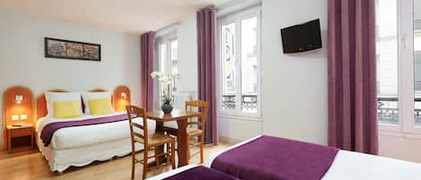 Chambre Familiale, salle de bains privée | Wi-Fi gratuit, draps fournis