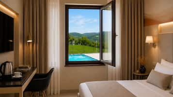Camera Romantica, vista piscina | Biancheria in cotone egiziano, biancheria da letto di alta qualità