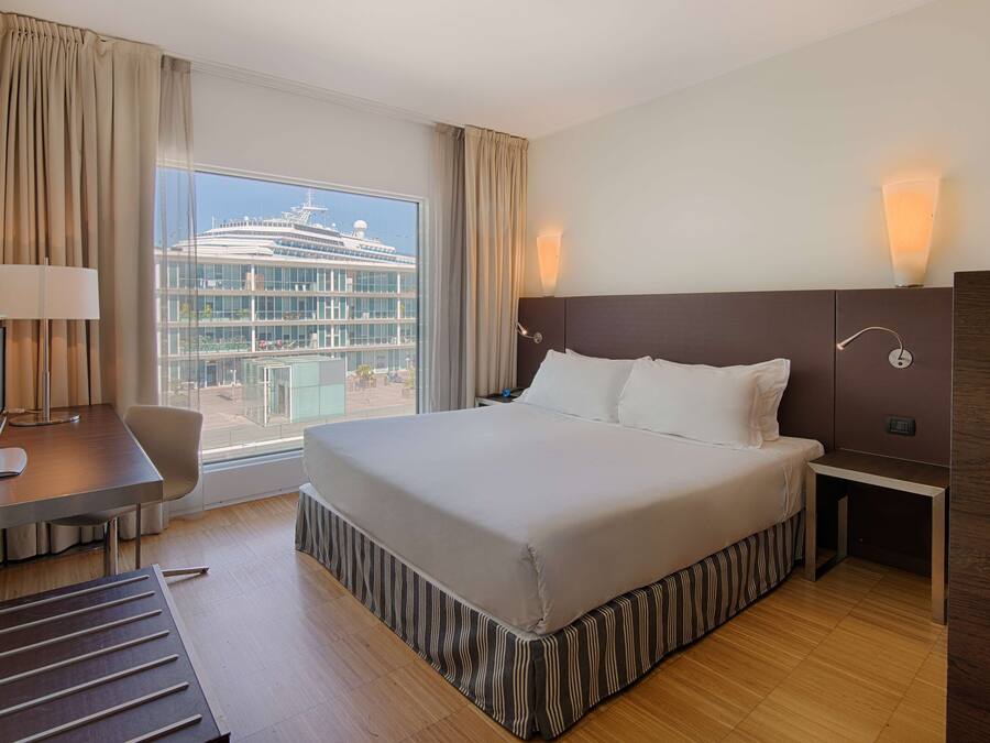 Superior Room | Premium bedding, minibar, in-room safe, desk