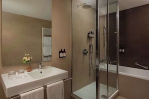 Eco-friendly toiletries, hair dryer, bidet, towels - NH Savona Darsena (Savona)