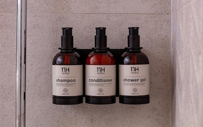 Eco-friendly toiletries, hair dryer, bidet, towels - NH Savona Darsena (Savona)
