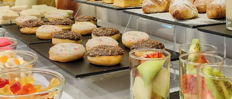 Daily buffet breakfast for a fee