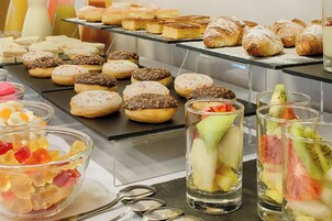 Desayuno buffet todos los días (con cargo)