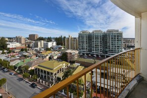 Superior Twin Room, 2 Twin Beds, Accessible | Balcony - Atlantic Tower Motor Inn (Glenelg)