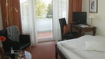 In-room safe, desk, iron/ironing board