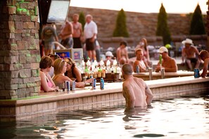 Seasonal outdoor pool, pool loungers - Camden on the Lake Resort & Spa (Lake Ozark)