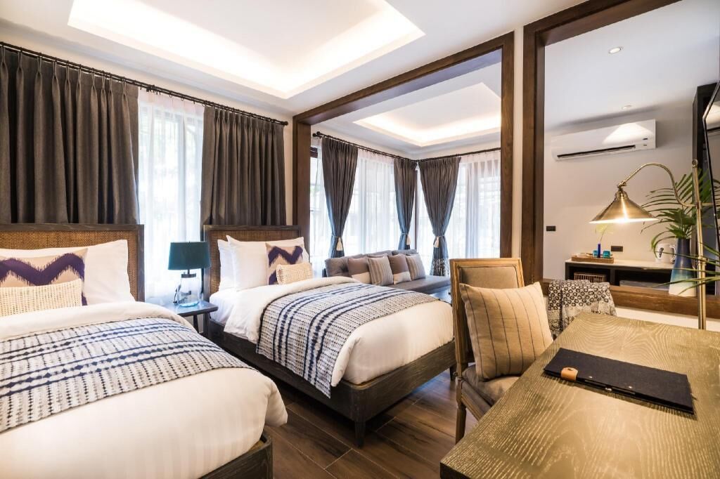 Minibar, in-room safe, desk, laptop workspace