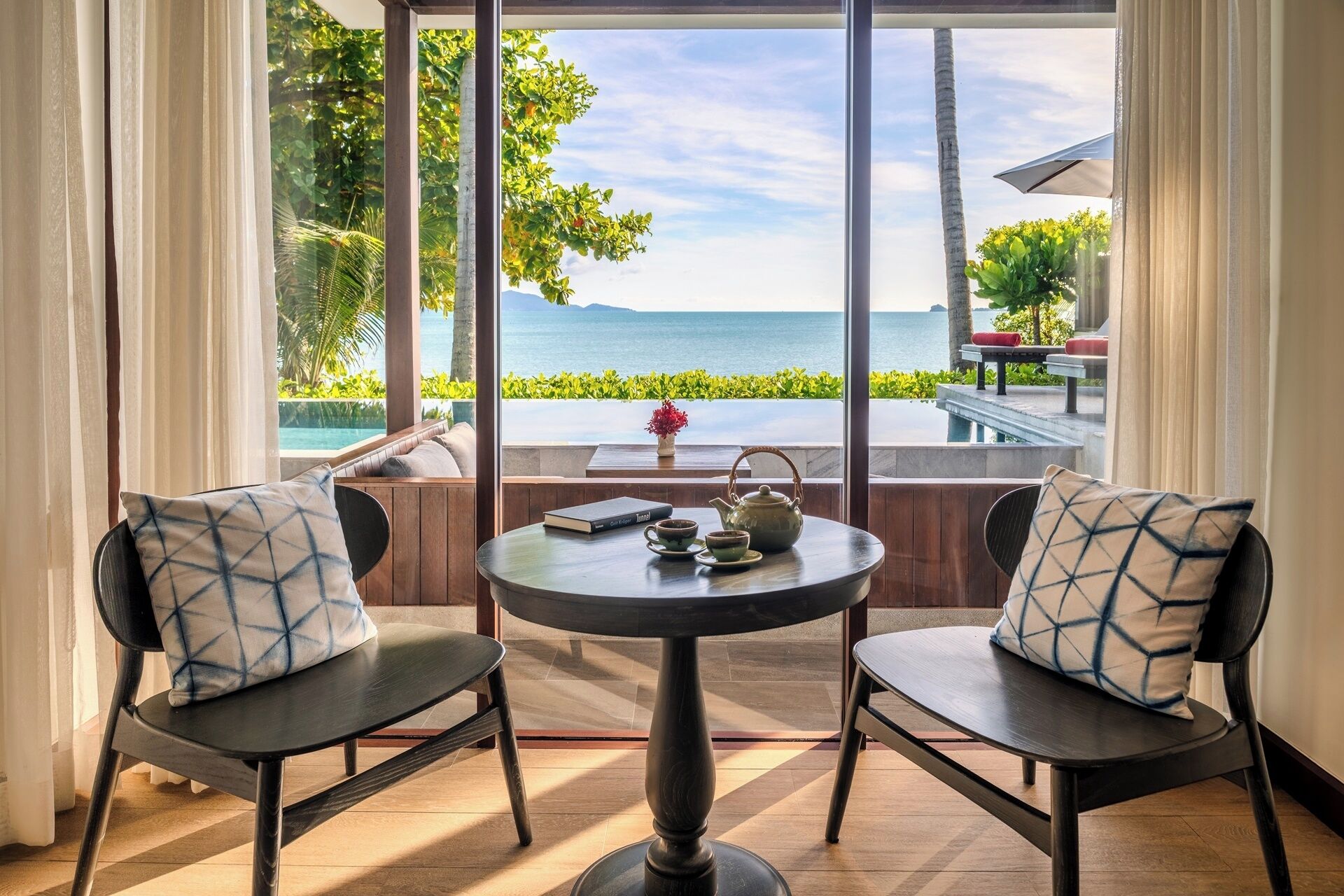 One Bedroom Beachfront Pool Villa | 객실에서 보이는 전망