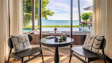 One Bedroom Beachfront Pool Villa | ๊ฐ์ค์์ ๋ณด์ด๋ ์ ๋ง