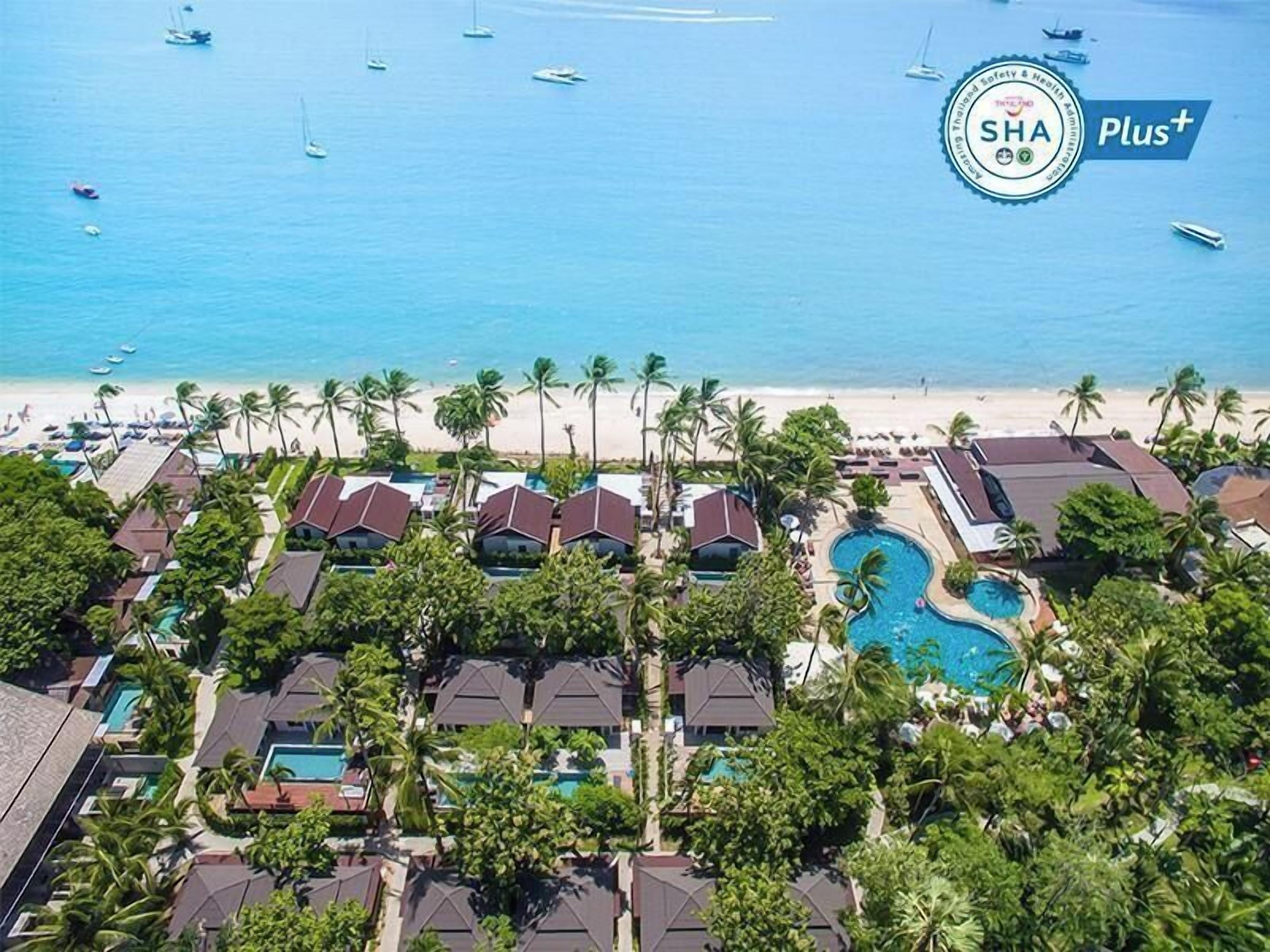 Beach | Private beach, white sand, sun loungers, beach umbrellas