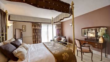 Iron/ironing board, cribs/infant beds, rollaway beds, free WiFi