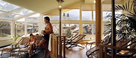 Sauna, Dampfbad, Körperbehandlungen, Aromatherapie, Warmsteinmassagen