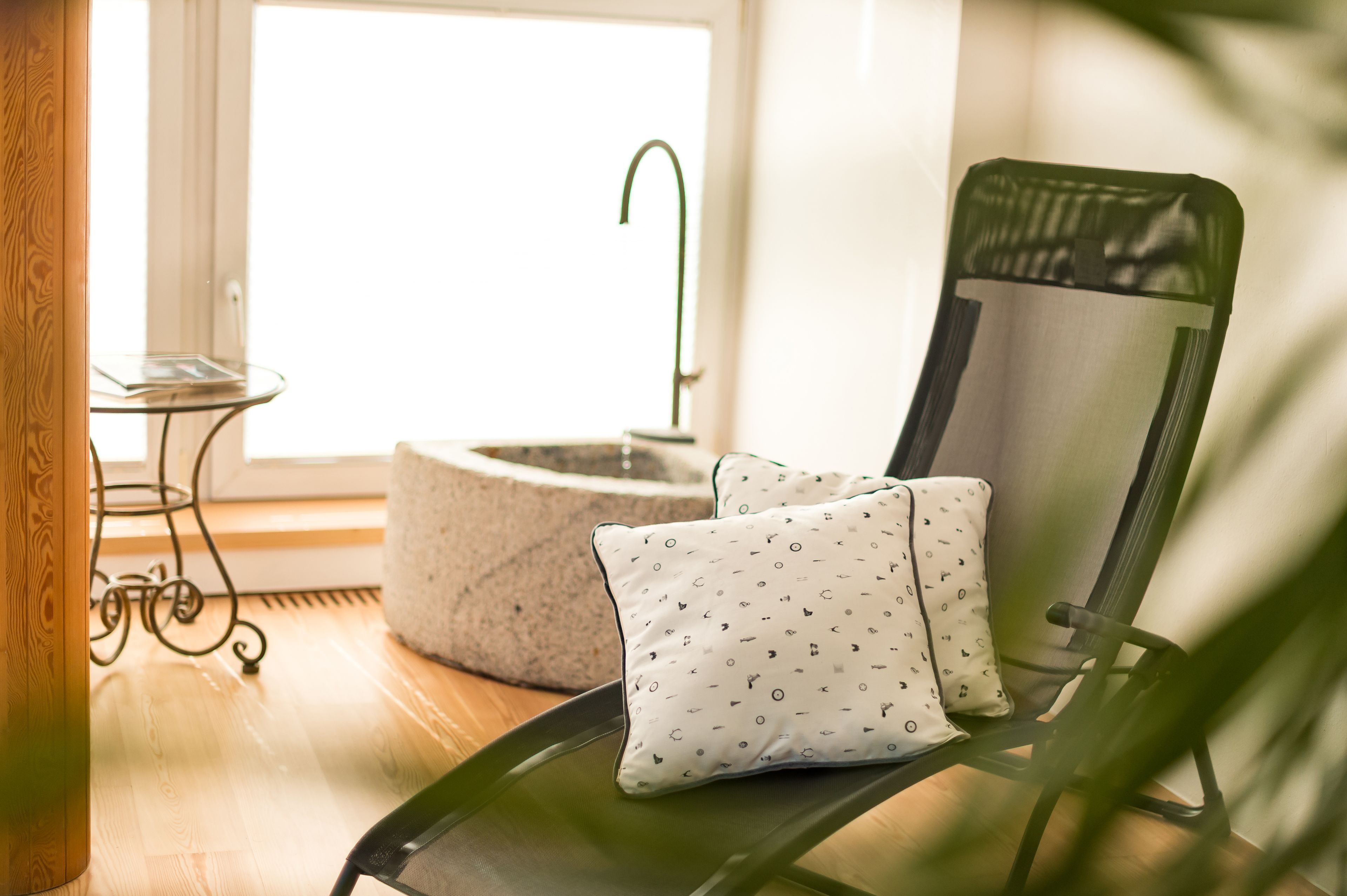 sauna, steam room, body treatments, aromatherapy, hot stone massages