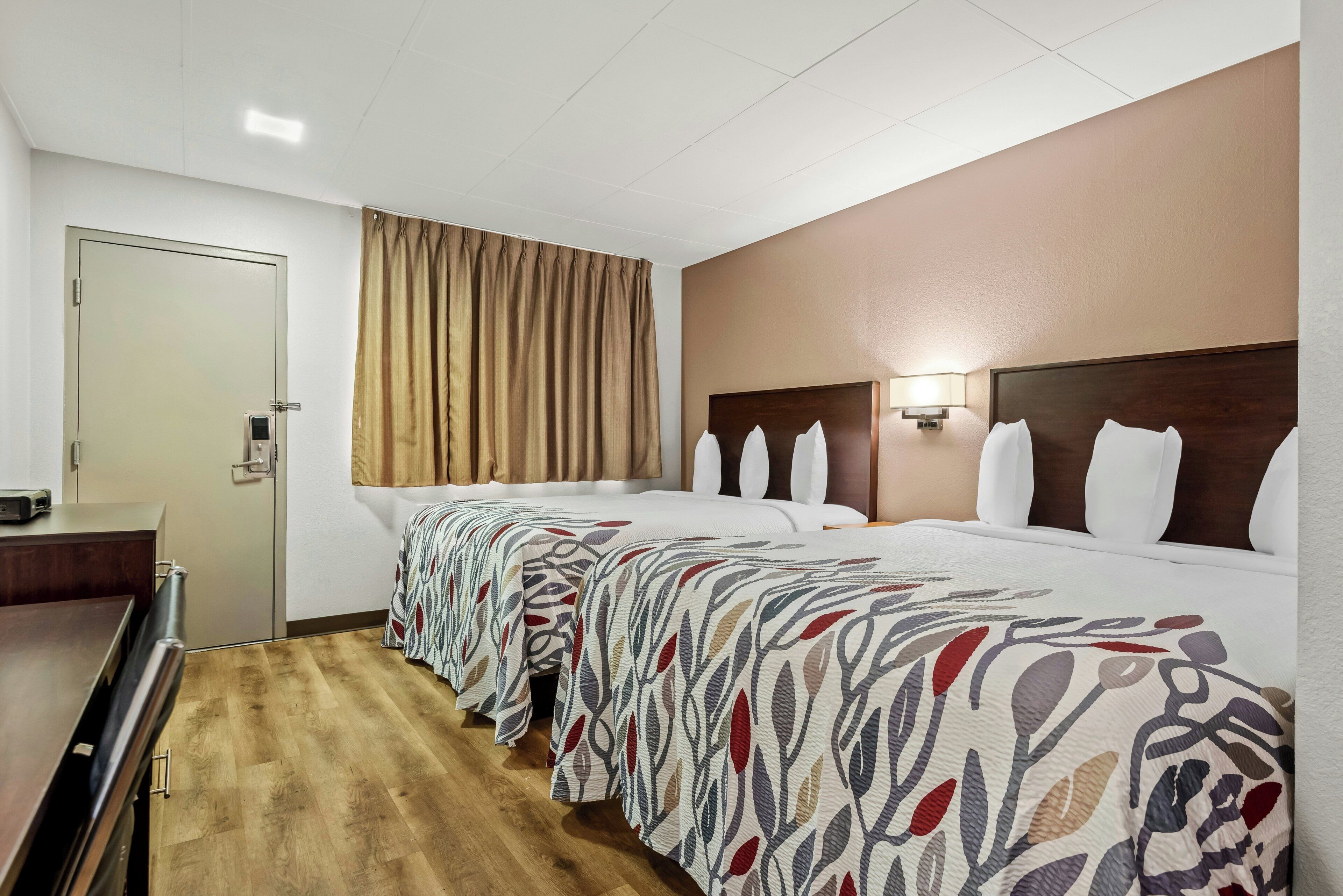 Deluxe Room, 2 Queen Beds, Accessible, Non Smoking