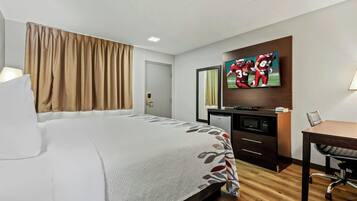 Superior Room, 1 King Bed, Non Smoking | Desk, cribs (free), rollaway beds (surcharge), WiFi (free)
