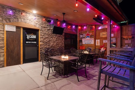 Terrasse/Patio. Baymont Inn and Suites by Wyndham Sturgis