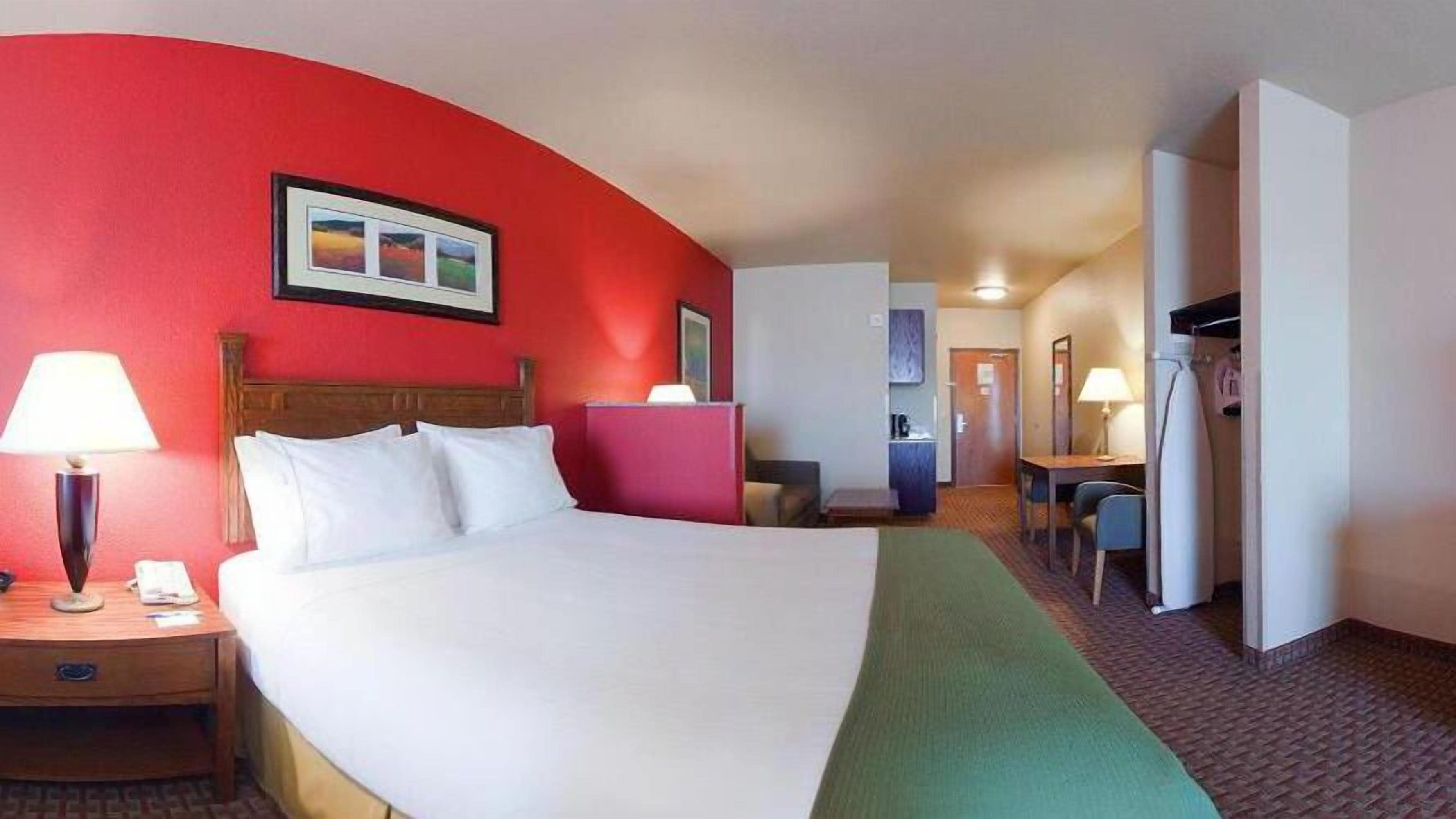 room, 1 king bed, non smoking | desk, blackout curtains, iron/ironing board, free cots/infant beds