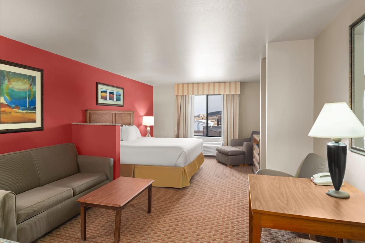 Studio Suite, 1 King Bed, Non Smoking | Desk, blackout curtains, iron/ironing board, free cots/infant beds