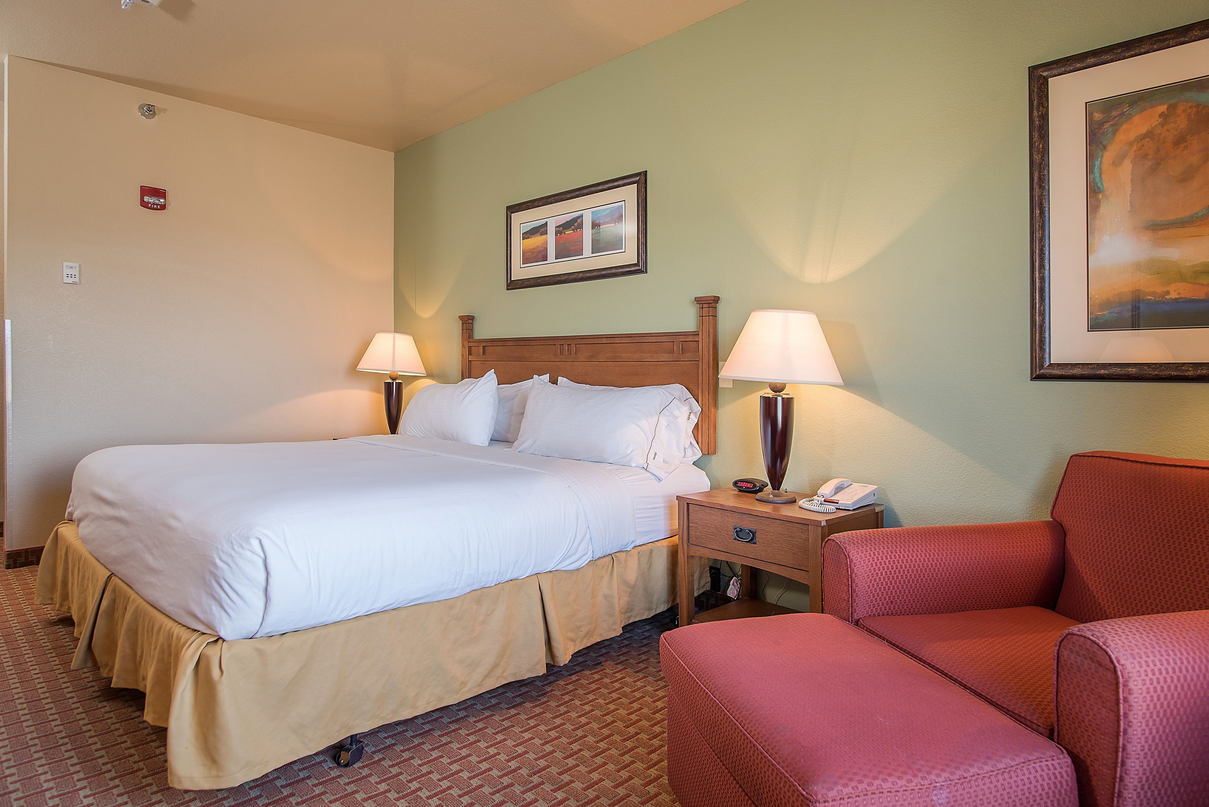 room, 1 king bed, accessible, non smoking | desk, blackout curtains, iron/ironing board, free cots/infant beds