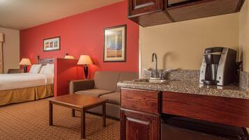 Studio suite, 1 kingsize bed, niet-roken | Een bureau, verduisterende gordijnen, een strijkplank/strijkijzer