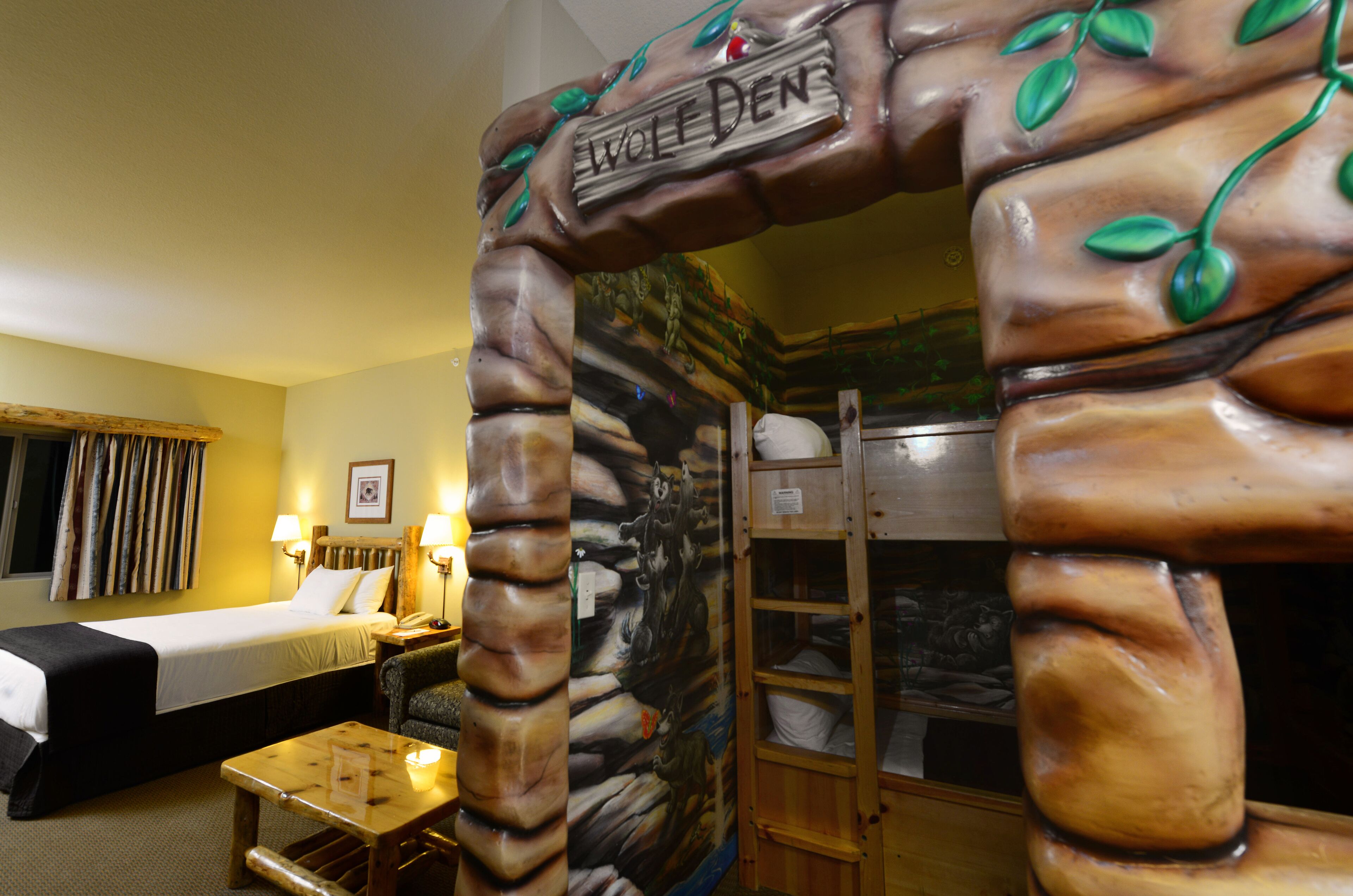 Suite (Waterpark Included-Wolf Den) | Een kluis op de kamer, een laptopwerkplek, gratis babybedden, internet