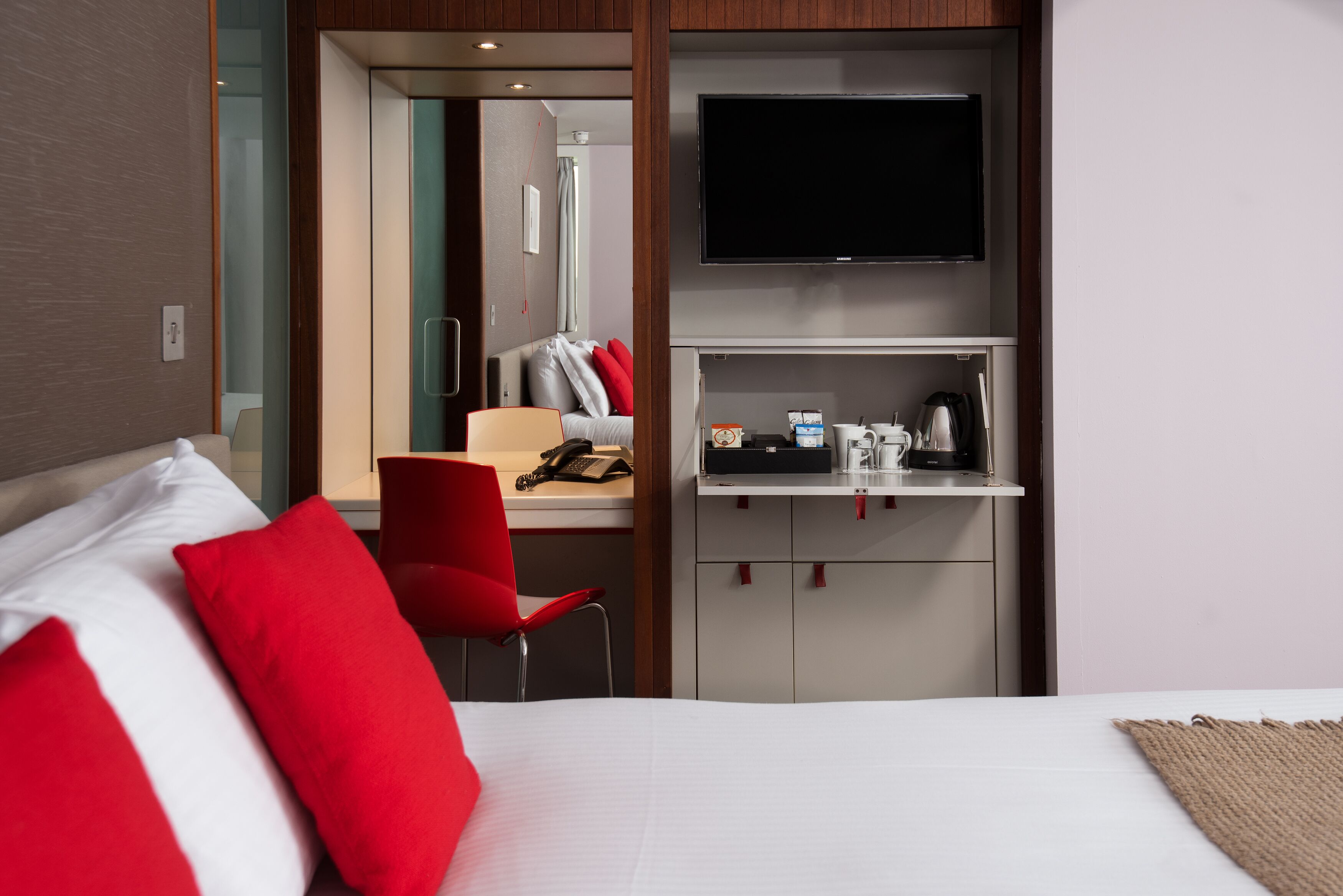 standard double room | 1 bedroom, in-room safe, individually decorated, individually furnished