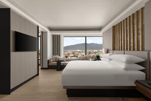 Executive-Suite, 1 King-Bett | Minibar, Zimmersafe, Schreibtisch, laptopgeeigneter Arbeitsplatz