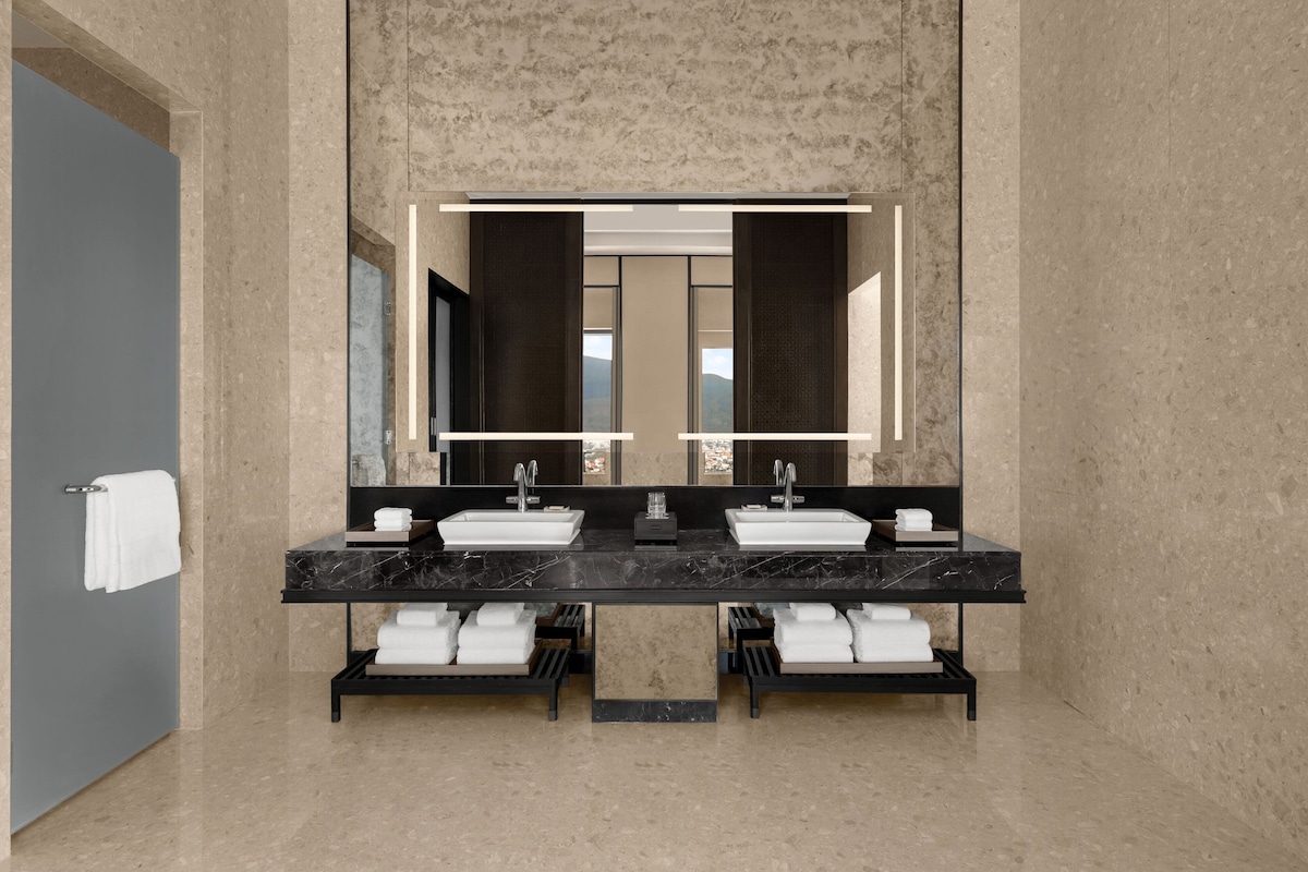 Luxury Bathroom Suite