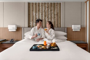 Executive Suite, 1 Katil Raja (King) | Bar mini, peti besi dalam bilik, meja, ruang kerja komputer riba 