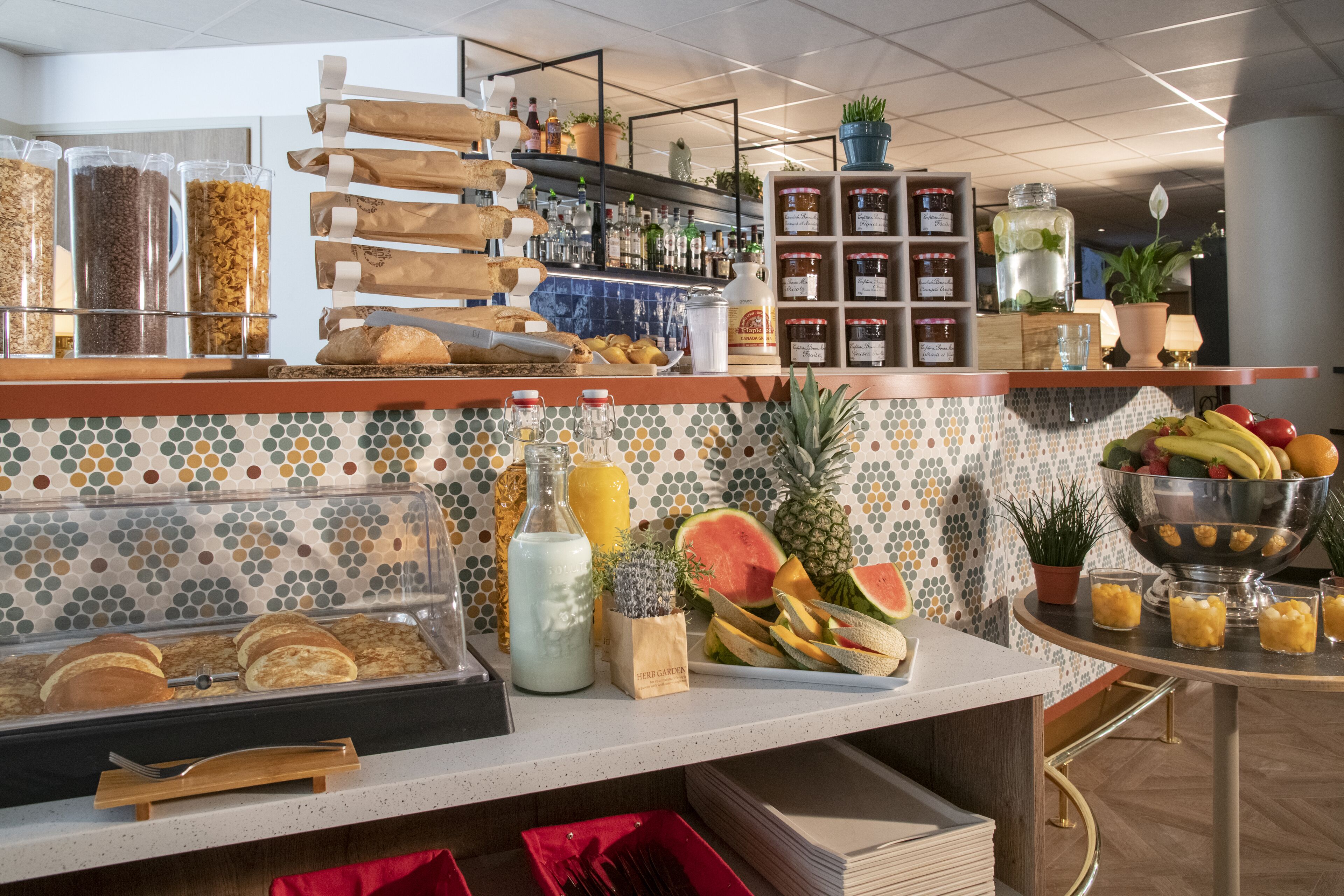 daily buffet breakfast (eur 18 per person)