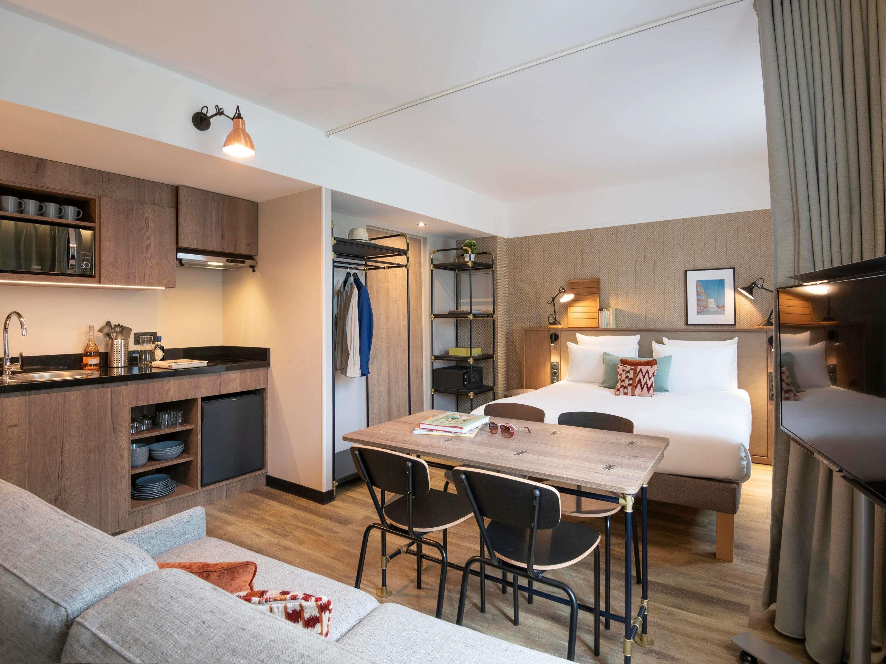 บริเวณภายนอก