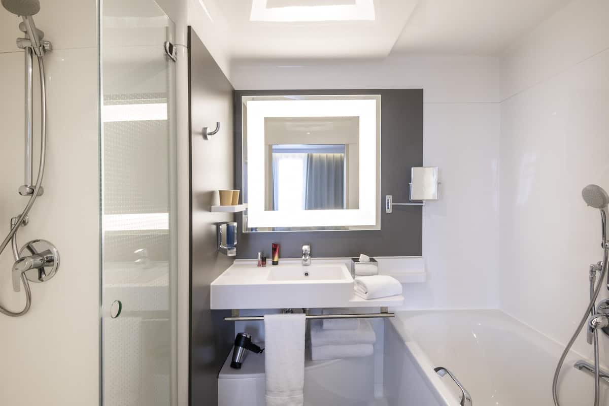 Ropa de cama de alta calidad y minibar