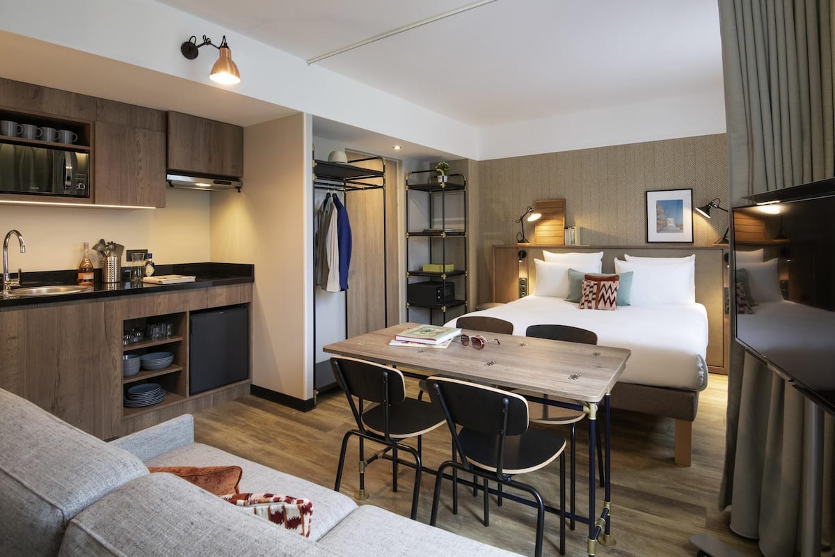 Studio, 1 Doppelbett, Kochnische | Hochwertige Bettwaren, Minibar, Zimmersafe, Schreibtisch